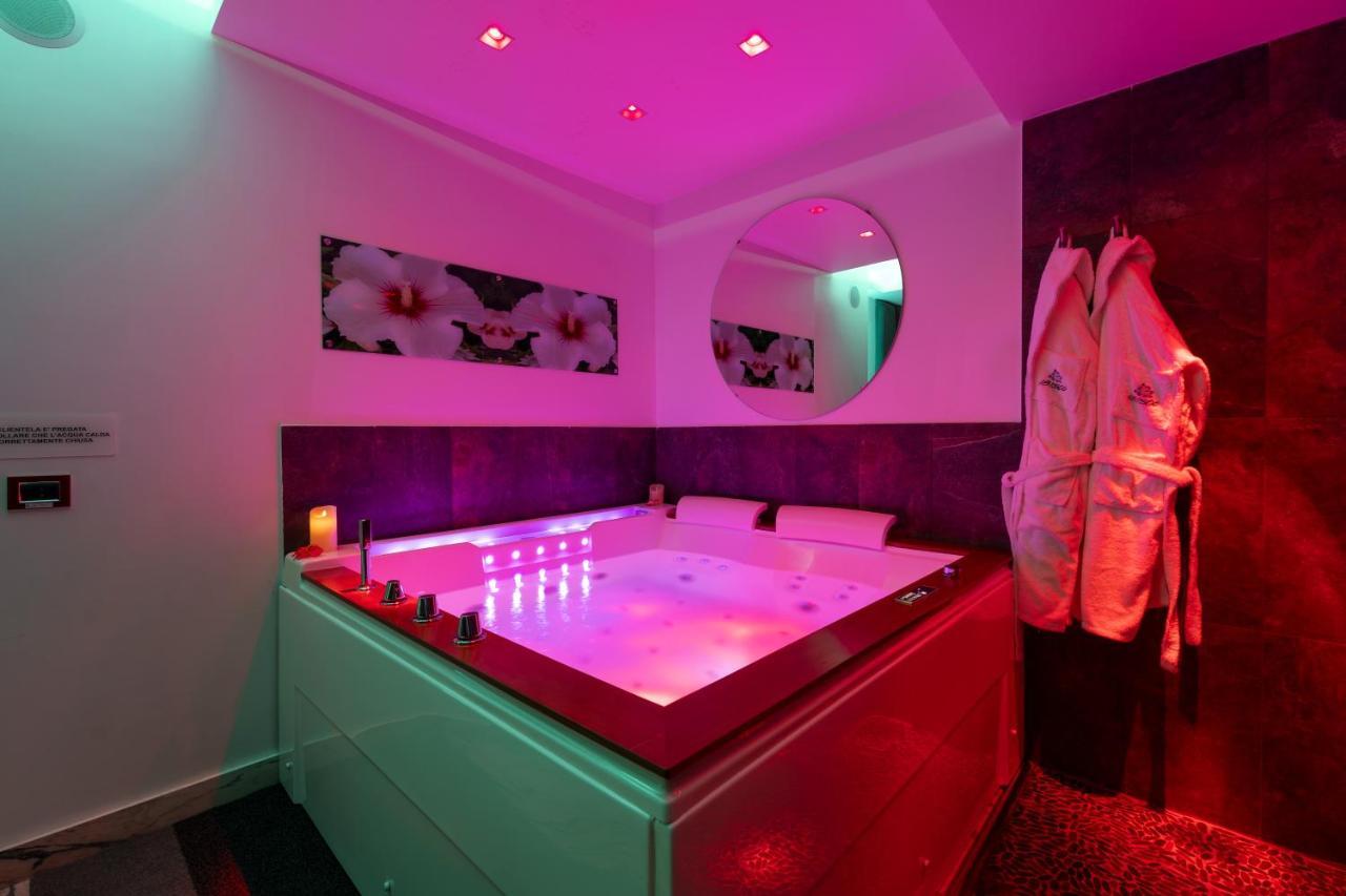 Hotel Ibisco Suites & Relax Pozzuoli Zewnętrze zdjęcie